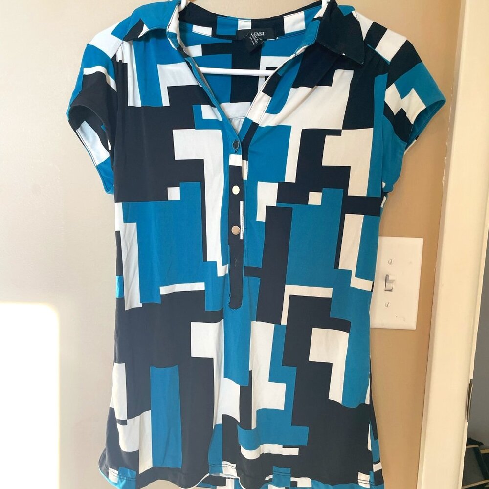Womens fitted low cut polo shirt, short sleeve